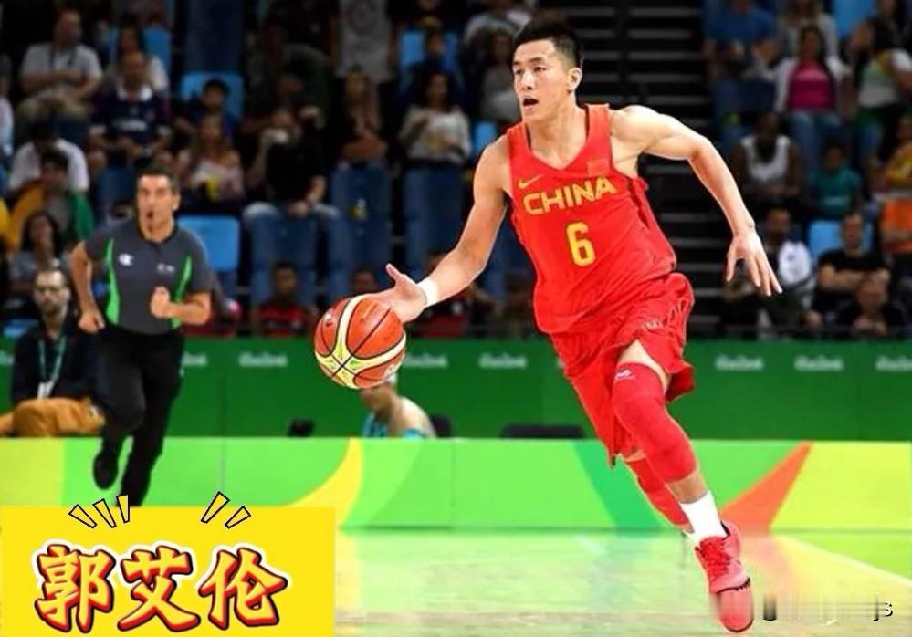 郭艾伦在休赛期，参加了各种商业活动，一会儿录综艺，一会儿做解说，甚至还客串NBA