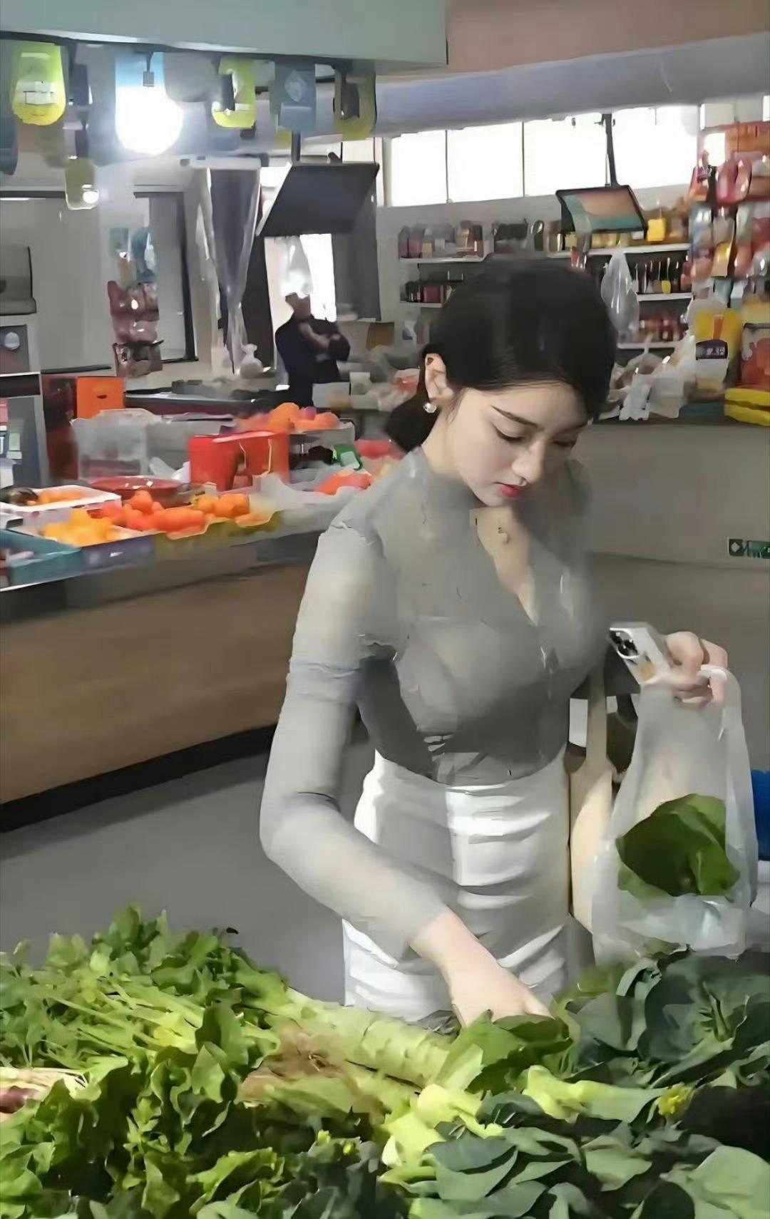 买菜看见的，一看就是贵妇！​​​​