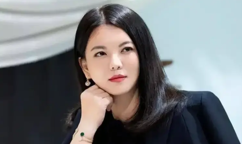 李湘，这次真的怒了！8月19日，李湘正式回应了和少林寺方丈释永信的关系，没想
