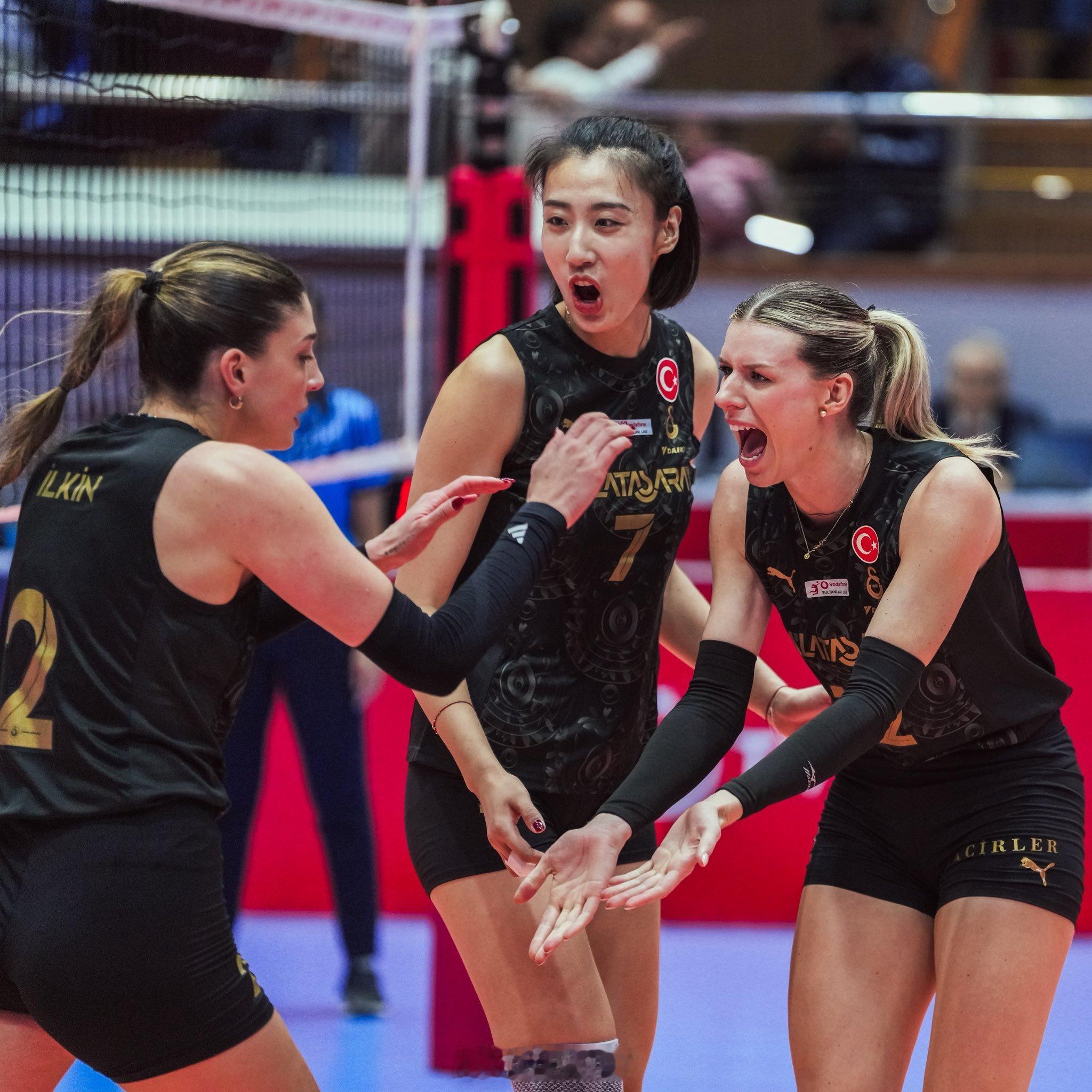 王媛媛北京时间12月3日深夜（4日凌晨）00:30，2026女排欧联杯十六分