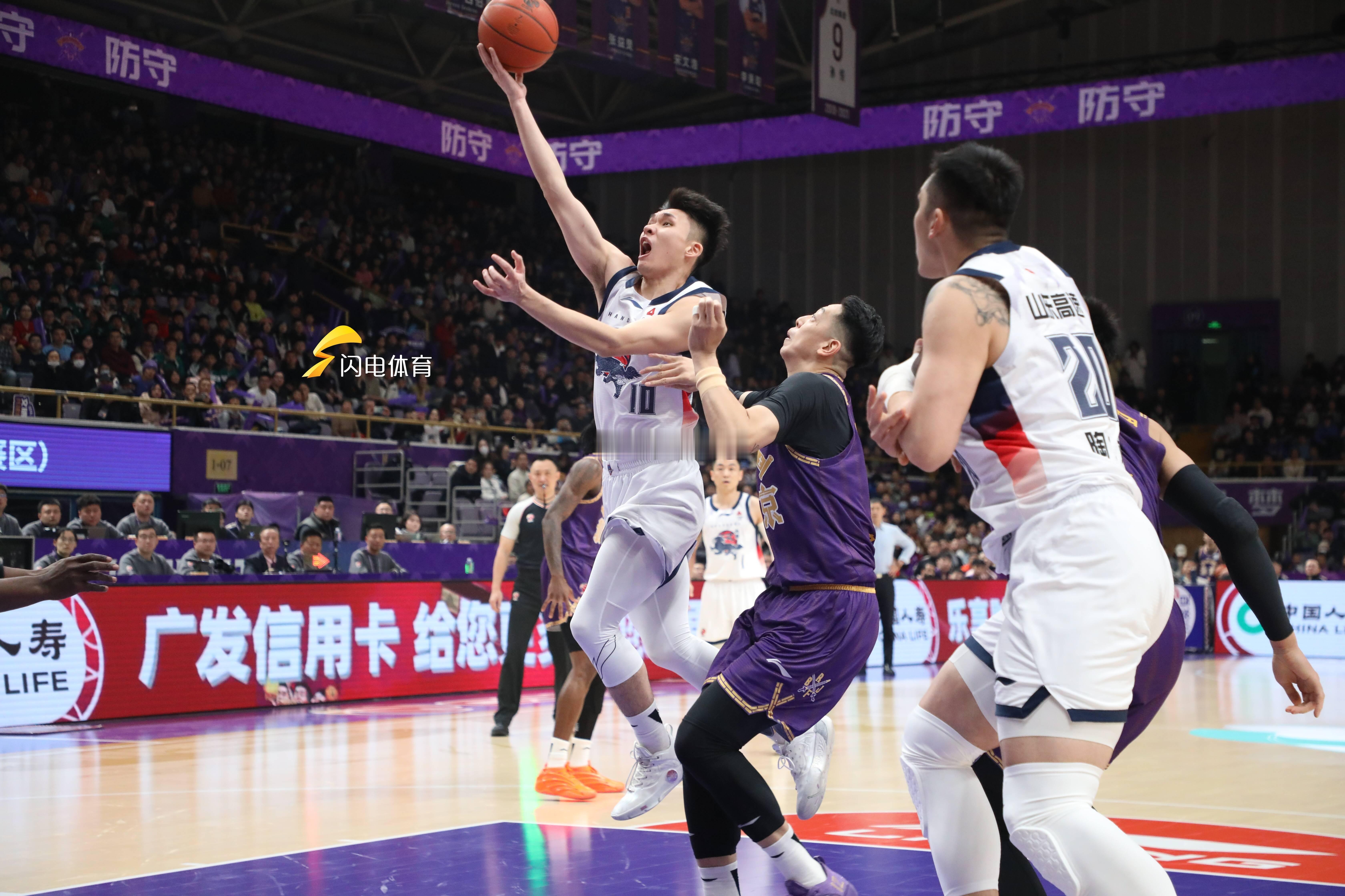 山东男篮主教练邱彪赛后发布会上，将失利原因归于自身，他在新闻发布会上表示：“一是