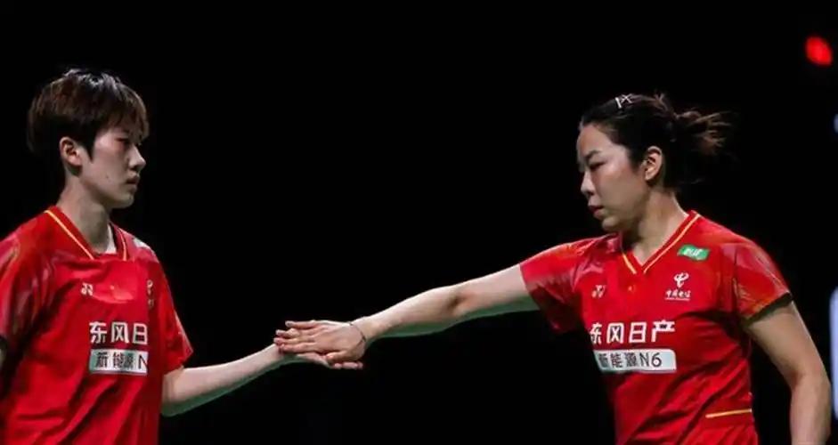 刚刚结束了一场2026年印尼羽毛球公开赛女双首轮，新科新加坡公开赛女双冠军、世界