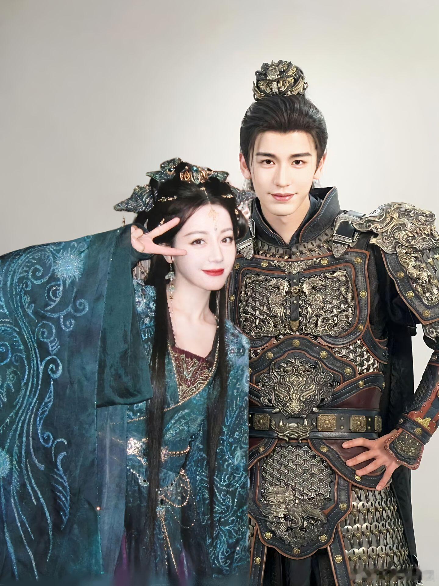 2年了！内娱还没有懂事的导演递本子嘛！！！不让她俩生孩了演部剧也行啊！！！！​