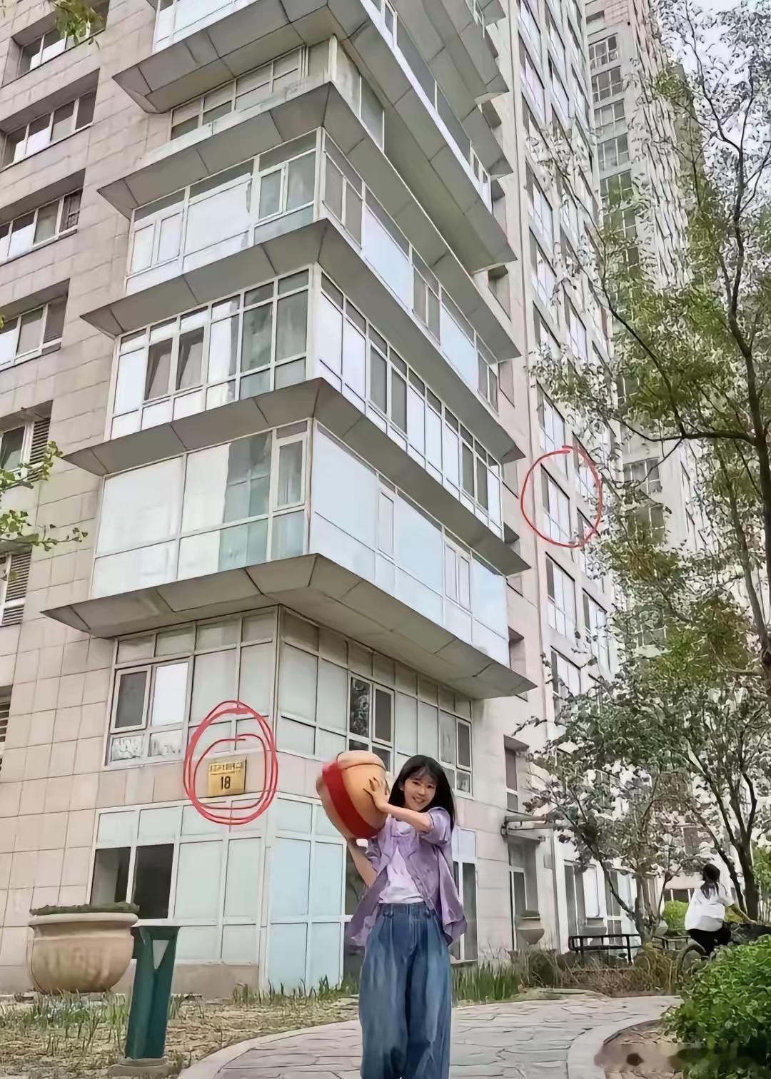 总觉得整个娱乐圈都在守着一个秘密，就是宋伊人的身份！​​​
