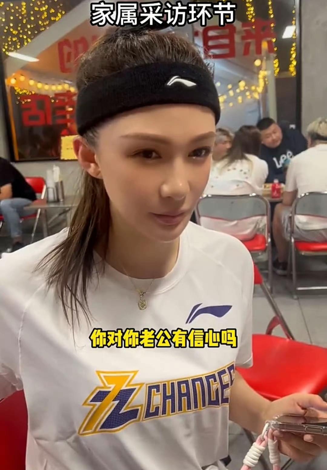 孙悦糊涂啊！现任哪有前妻陈露漂亮啊，陈露是天然美女模特曾经的CBA第一太太。0
