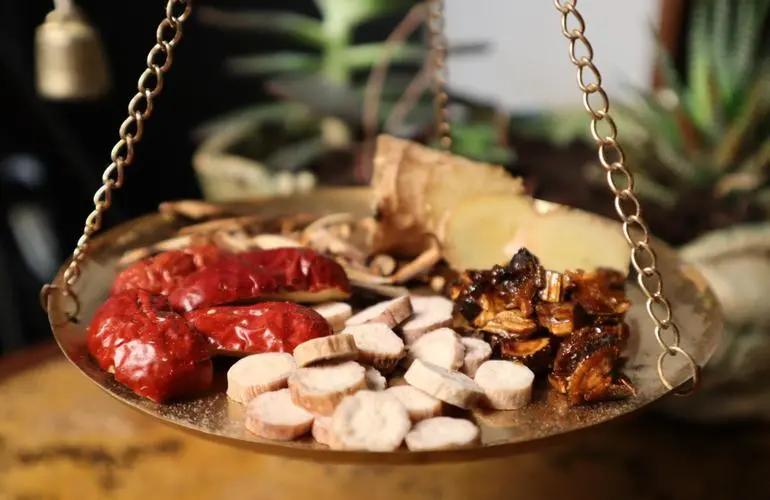 桂枝汤，除了是伤寒外感方，还是很好的调和营卫方碰到这种疲劳老是恢复不过来，透