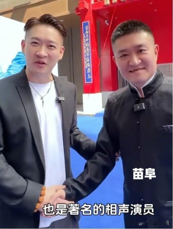 曹云金最近在直播的时候，正式回应杨鹤通之前的观点，杨鹤通认为现在为相声扛大旗的人