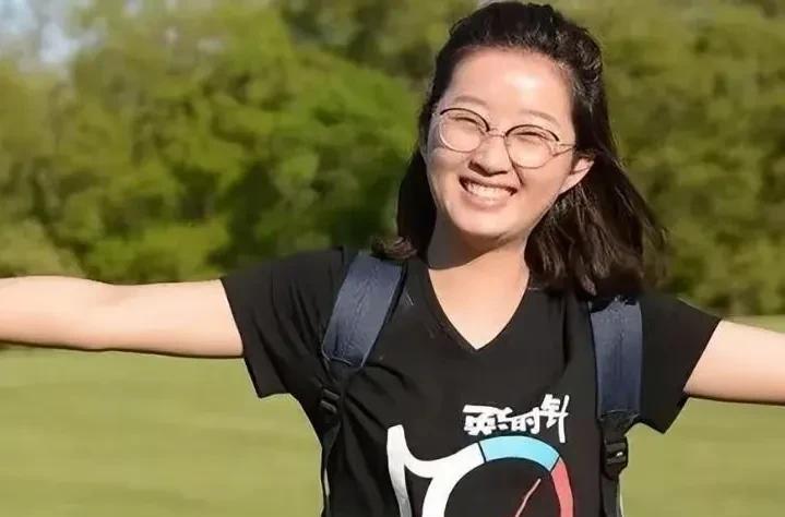 章莹颖如果正常回国，和她男朋友结婚，这两个高学历的人结婚，以后真的是前途无限，生