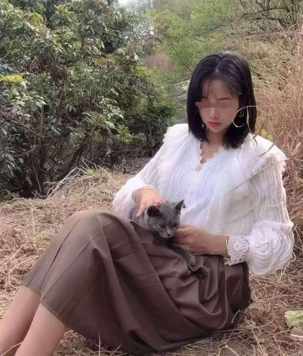 顺德渔村驱赶宝妈的后续来了。顺德渔村总部道歉之后，这位受委屈的妈妈露脸了。万