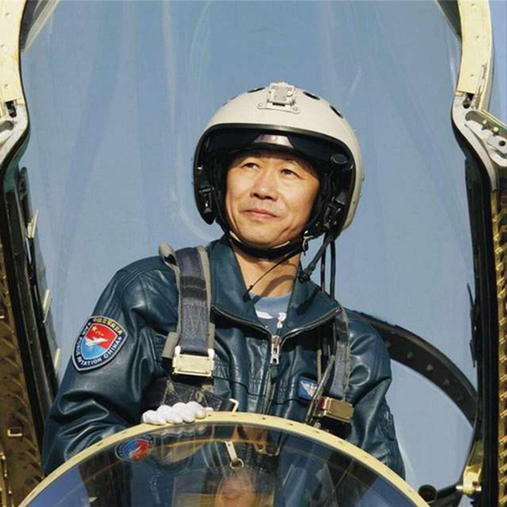 2005年5月，我国一架研发数十年的特殊战机，突然在试飞中“倒扣下坠”直冲地面，