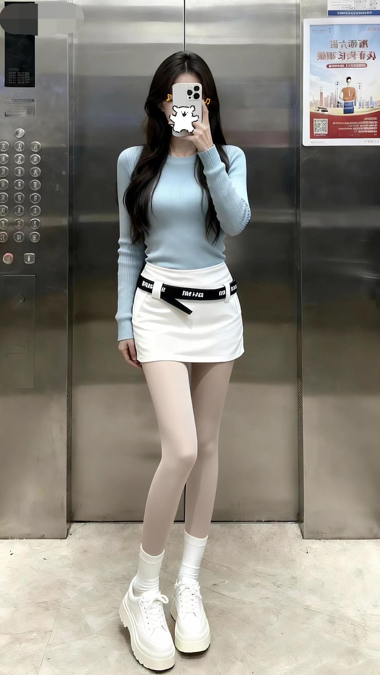 生活需要仪式感，穿衣也是。今日穿搭ootd好身材秀秀秀电梯拍照御姐拍照姿势