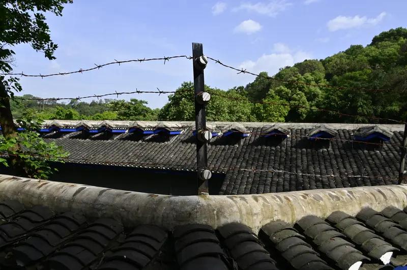 我老婆前段时间找工作，一直找不到。后来就在某书上发了个帖子。没想到居然有人问她要