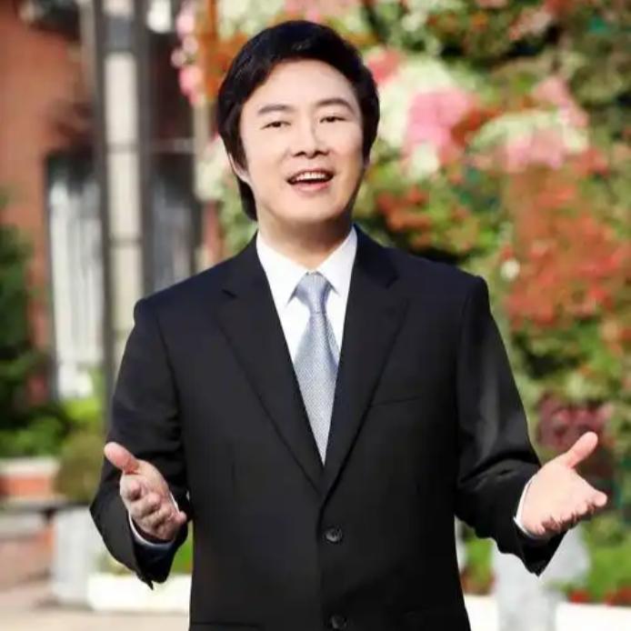 70岁费玉清的晚年太通透！不婚不育却不孤独，与知己相伴静水流深费玉清才是人