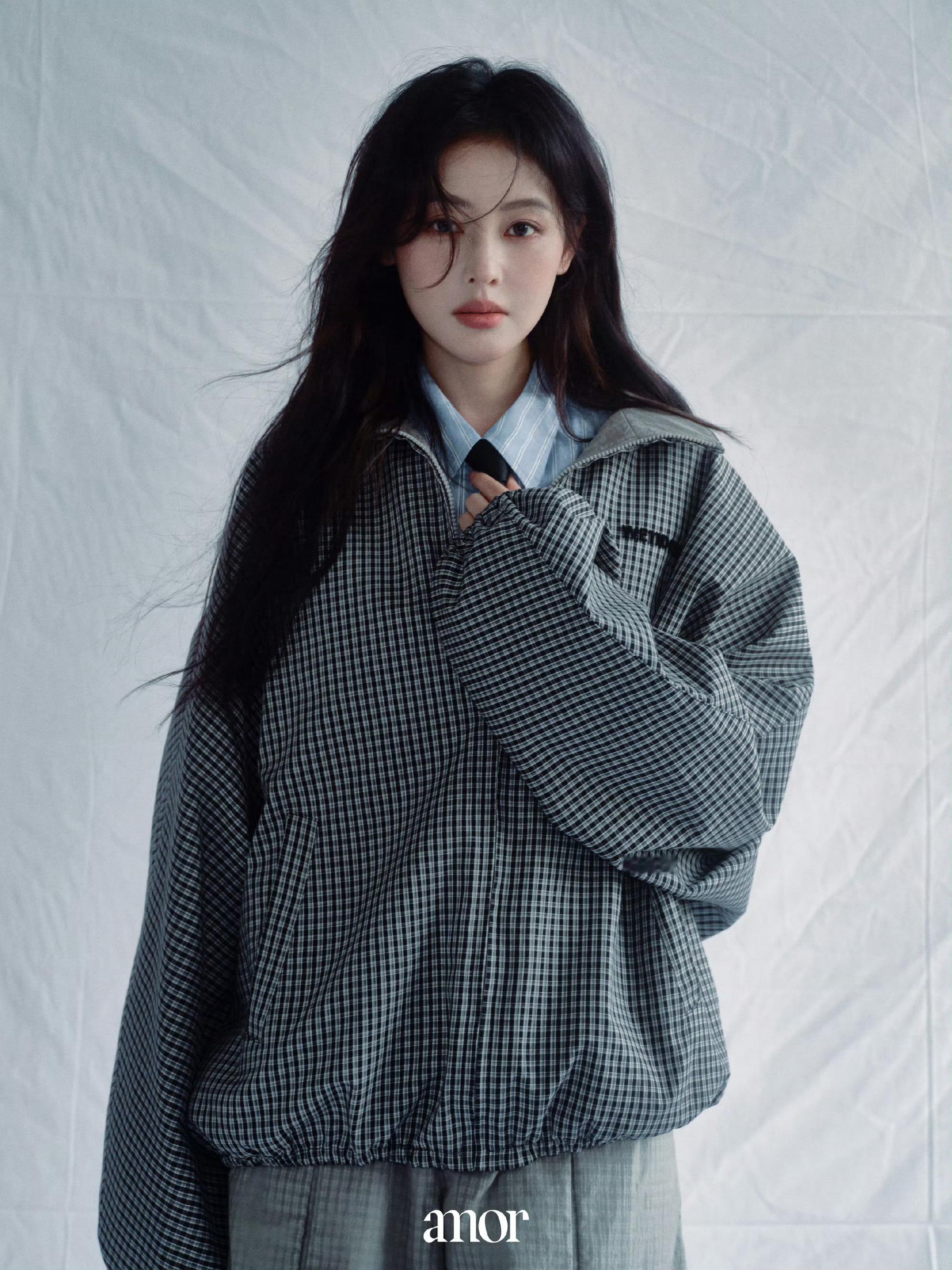张天爱欢迎阅读《AmOrFashionBook》第二十五期.2026春日特辑