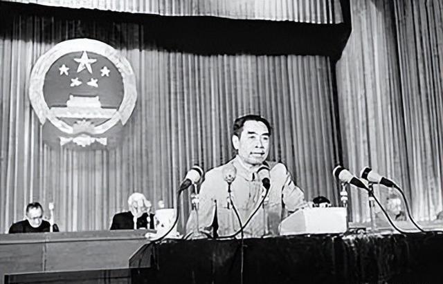 周总理曾说过：“我是总理，要负全面的责任，上对中央，下对群众，不多管一些怎么行呢