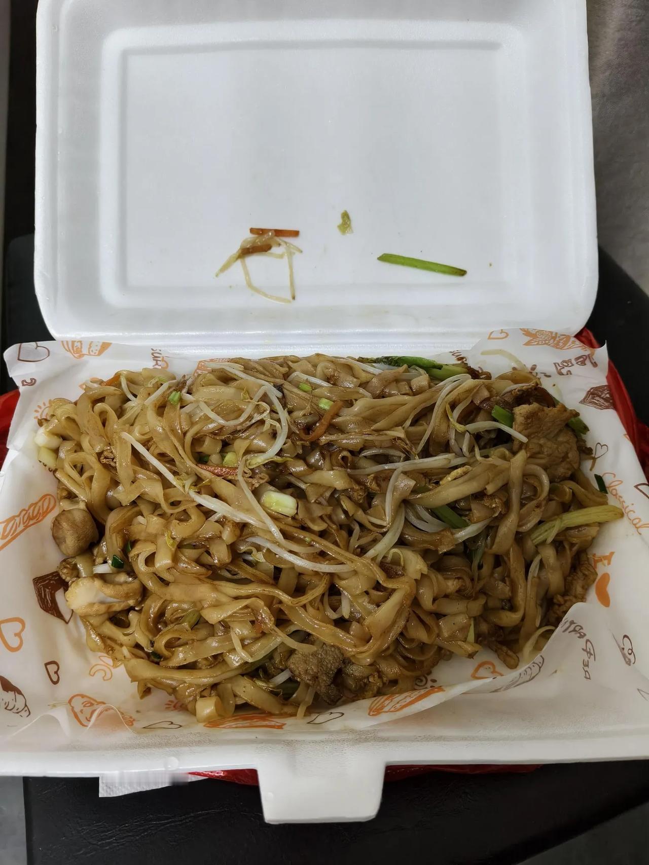 如果没有必要的话，尽量不要和摊主或店主太熟。我在出租房附近认识了一个摆摊老板，是