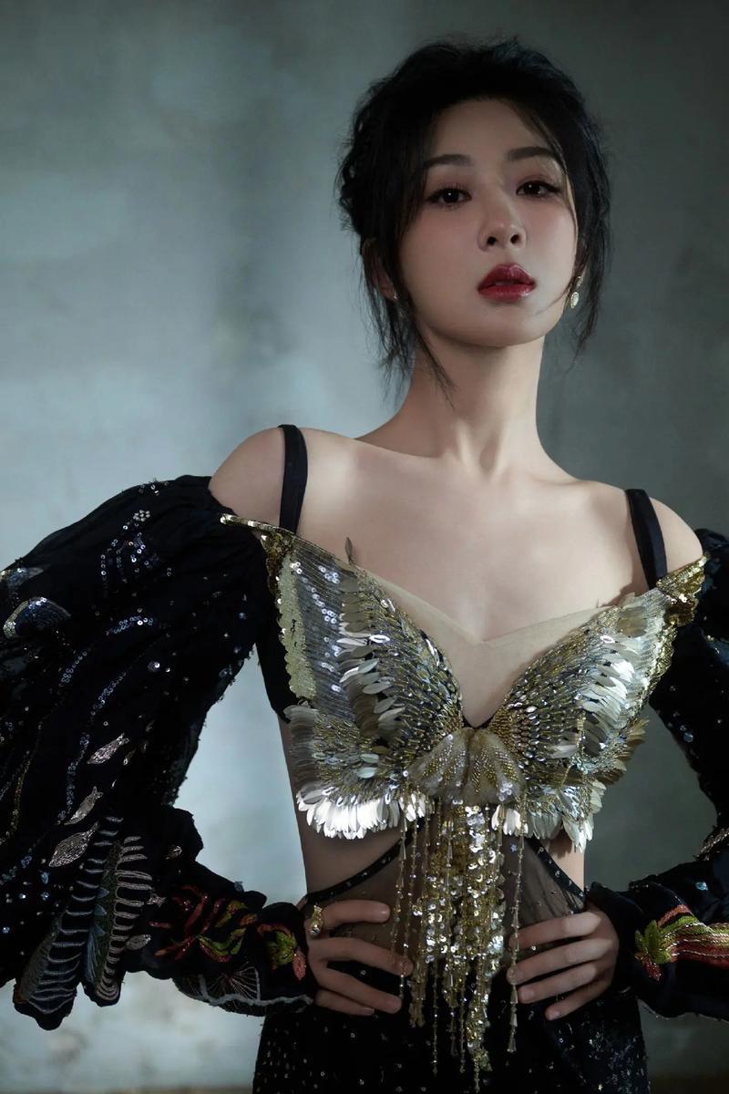 杨紫早就看透了肖战，只不过一直没揭穿，没想到他刚脱离团体改名，就把杨紫和他的余生