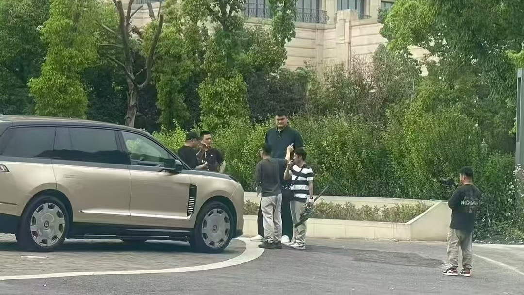 厚～这是让姚明代言ES9的节奏啊