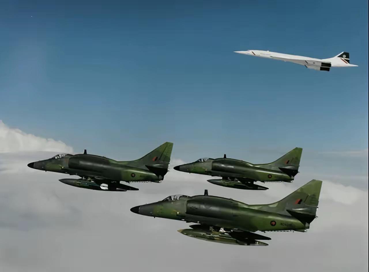 新西兰军机千里迢迢飞到中国黄海搞侦察，还顺手干扰民航飞行！转头一看，中国还是