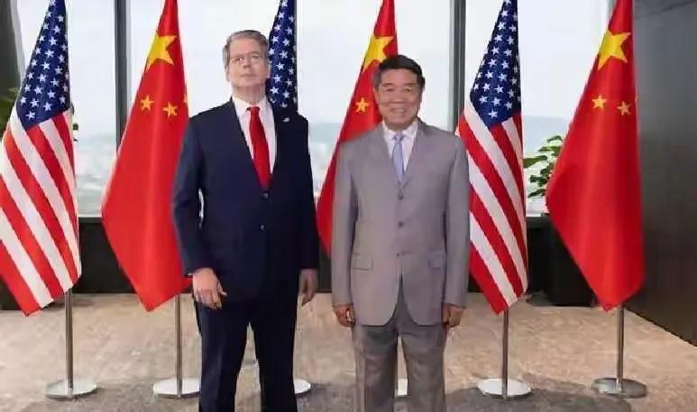 中美经贸博弈暂告一段落,这回的稀土牌打得那叫一个精准,就像诸葛亮草船借箭——早有