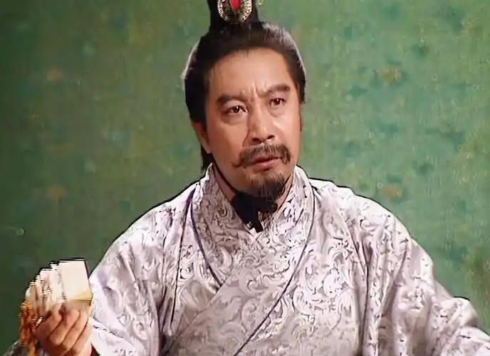 建安四年，199年盛夏，袁术找人要一碗蜂蜜水解渴，找了半天，没有。这个两年前还坐