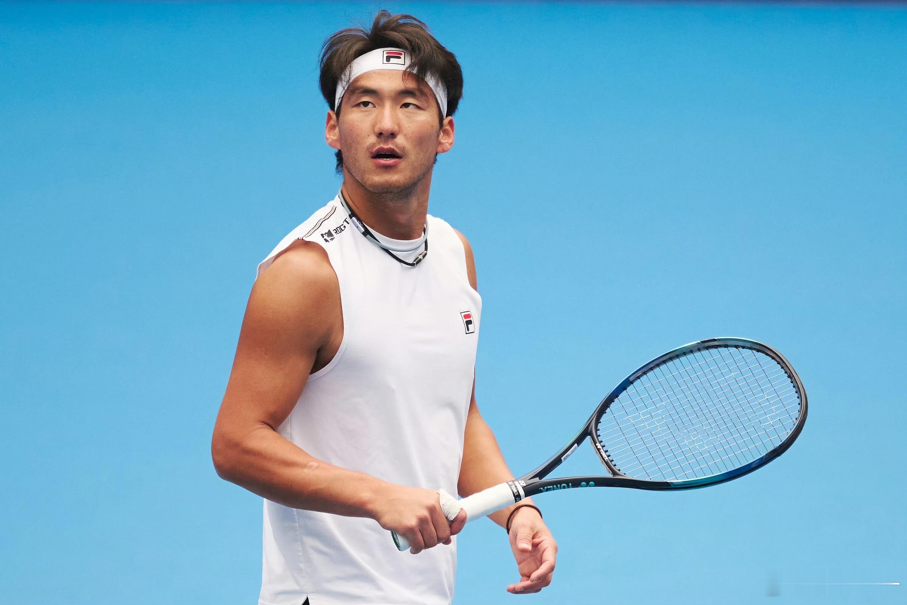 🎾澳网2026亚太区外卡赛，男单头号种子🇨🇳布云朝克特以6-1/6-0横