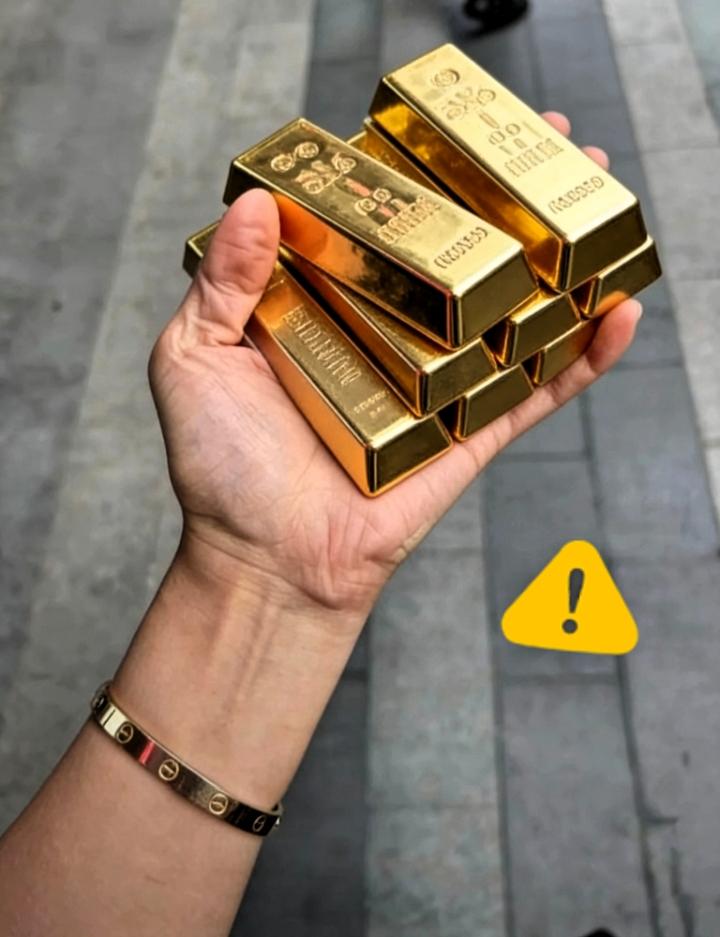 手拿黄金的人！这回真的要盆满钵满了，不是因为中东局势，而是上一次！金价高