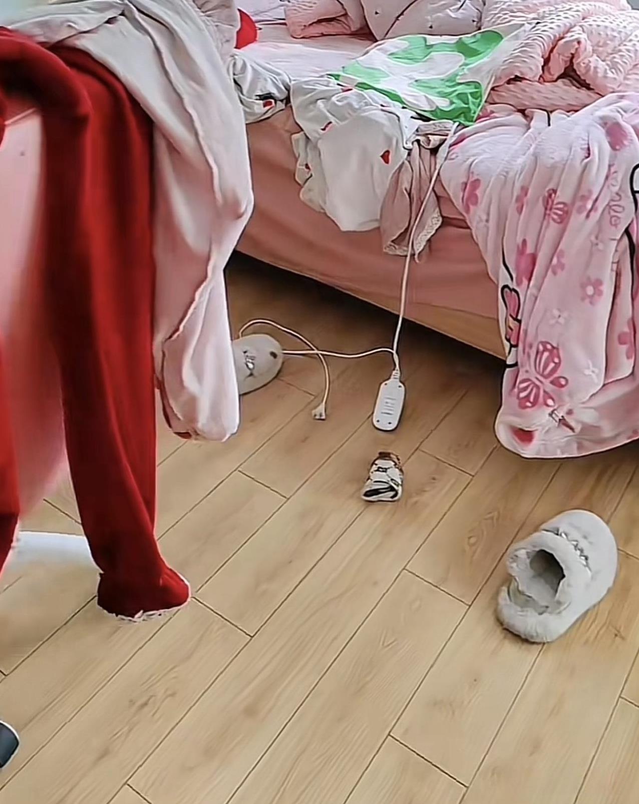 谁要是被我女儿的外表迷住了，娶了她，你们吵架的时候，别骂我就行了。反正，彩礼我