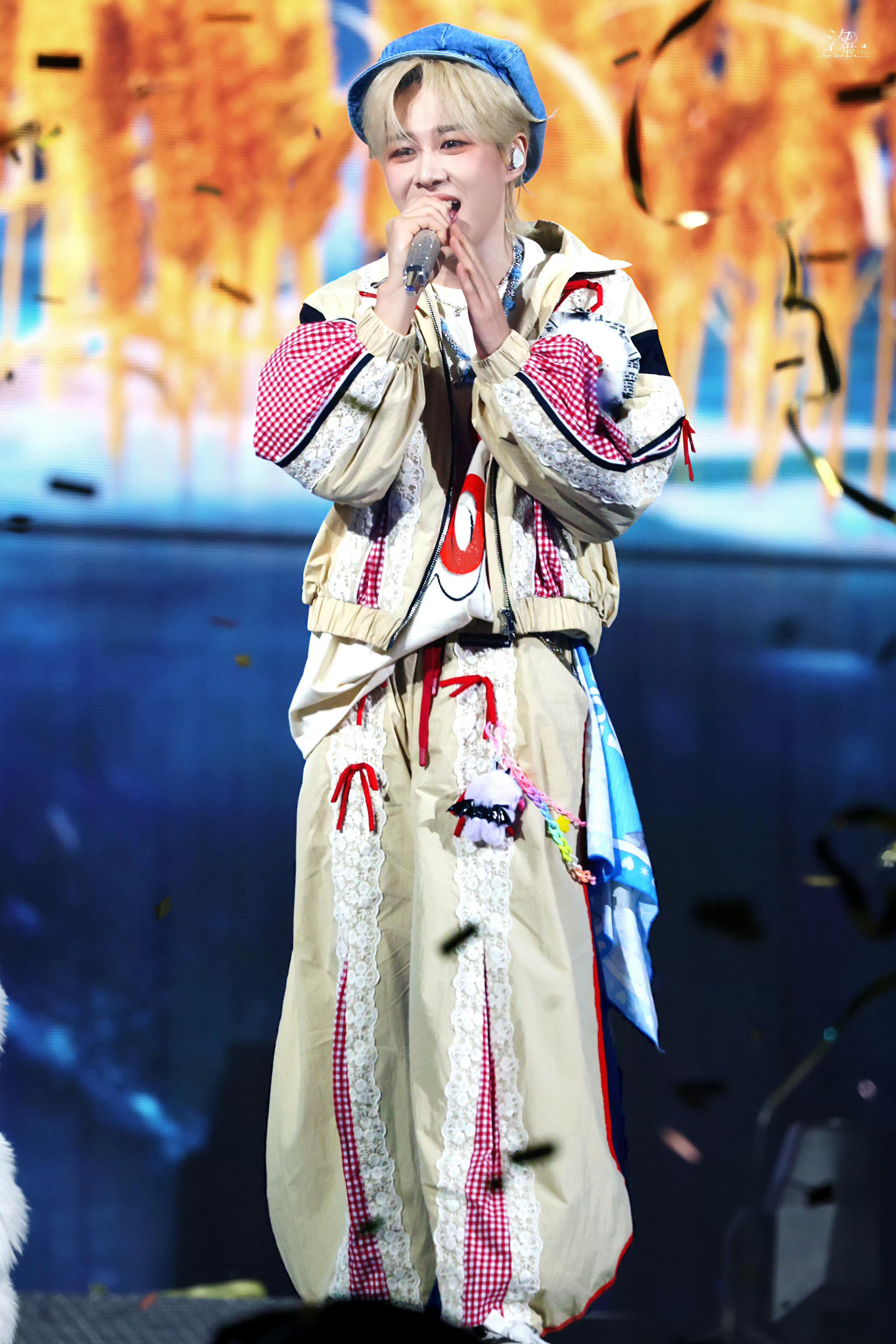 💜世界静音了，只剩下心跳声在说：今天爱你，明天继续。💜