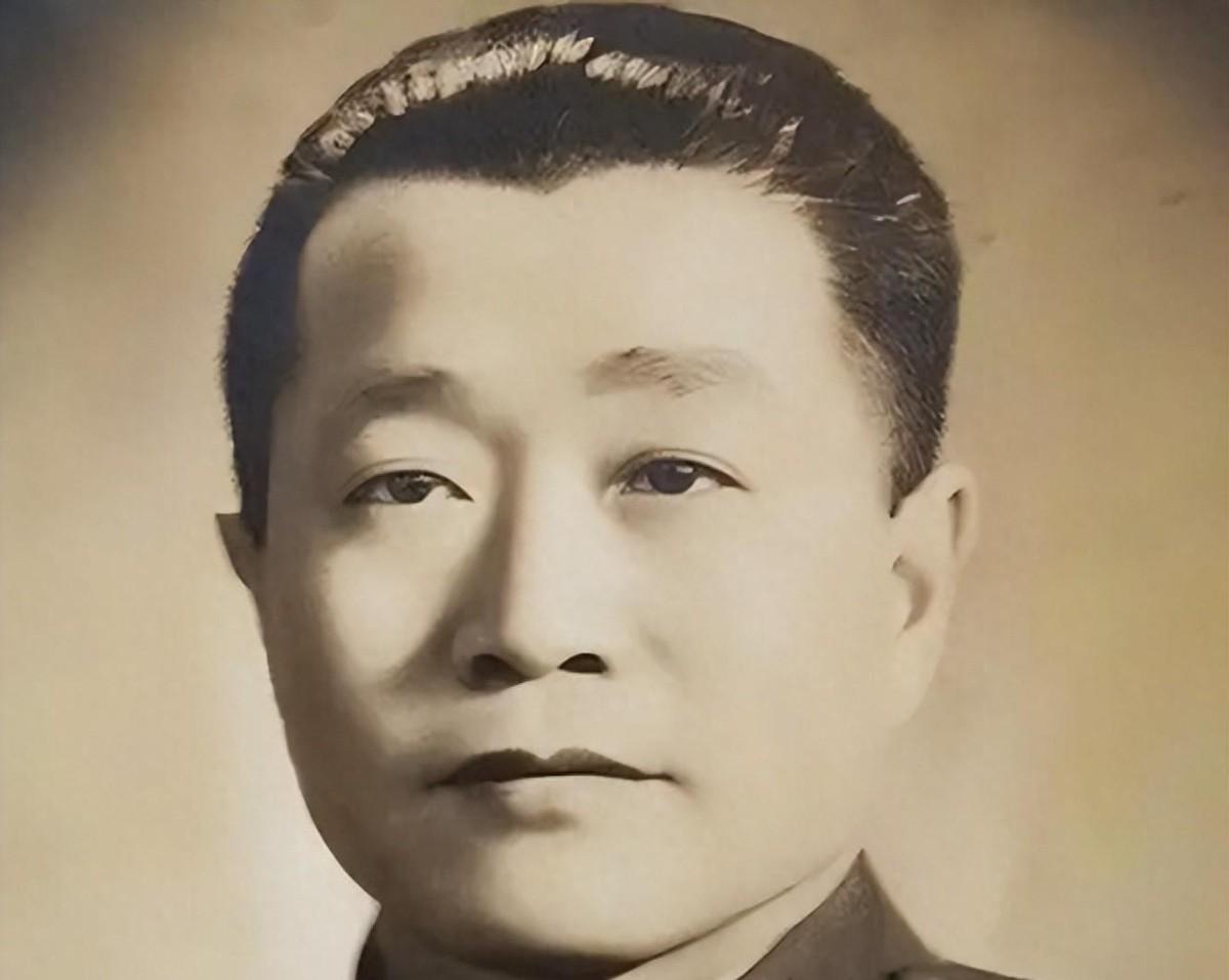 杜聿明1981年去世后遗体放置半个月未下葬，郑洞国愤怒斥责蒋介石为何如此无情无义