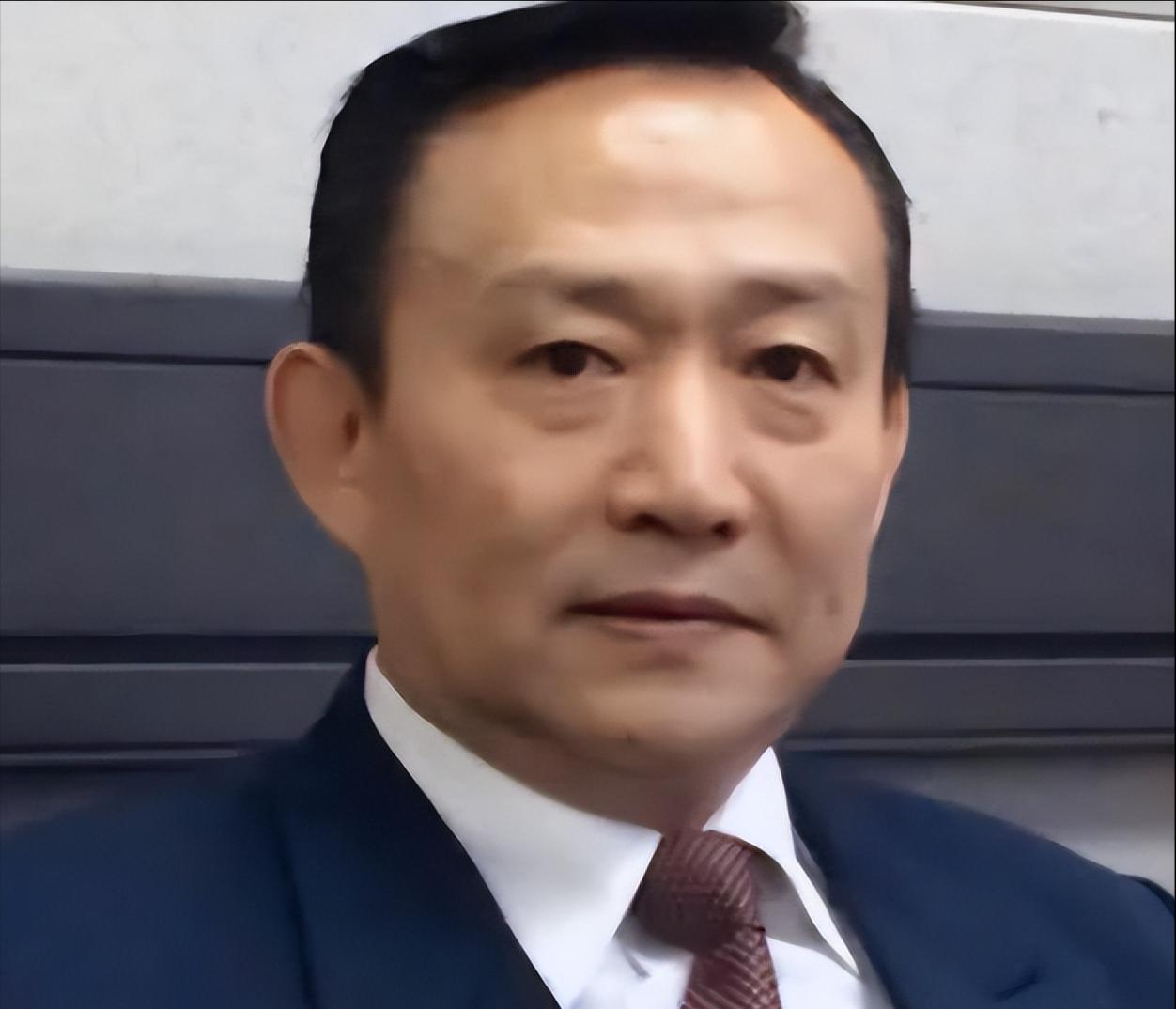卢麒元“回怼”网友。2026年8月13日，卢麒元在个人微博回复网友留言。网友说：