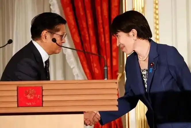 谁能想到，美国在中东被死死拖住，亚太这边的日菲却急得像热锅上的蚂蚁。大哥一走，这