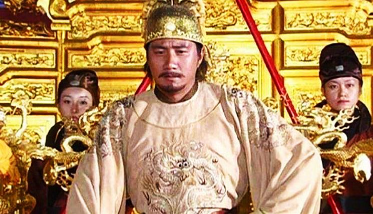 朱元璋处决女婿欧阳伦前，马皇后亲自去天牢送饭，发现女婿囚服袖口里绣着三个字，她看