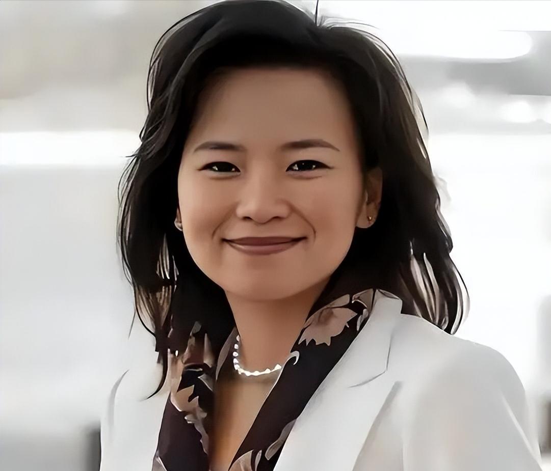 2020年的一天，央视著名主持人成蕾，像往常一样在访谈节目中闲聊，可就在这时，