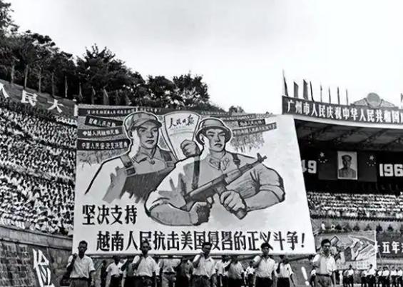 1988年，我国大胜越南，但就在中越坐下来谈时，越南耍起了小聪明，偷偷窜进我国南