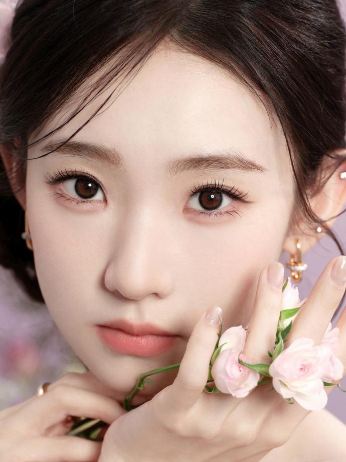 张艺凡第二套张艺凡第二套造型张艺凡第二套造型