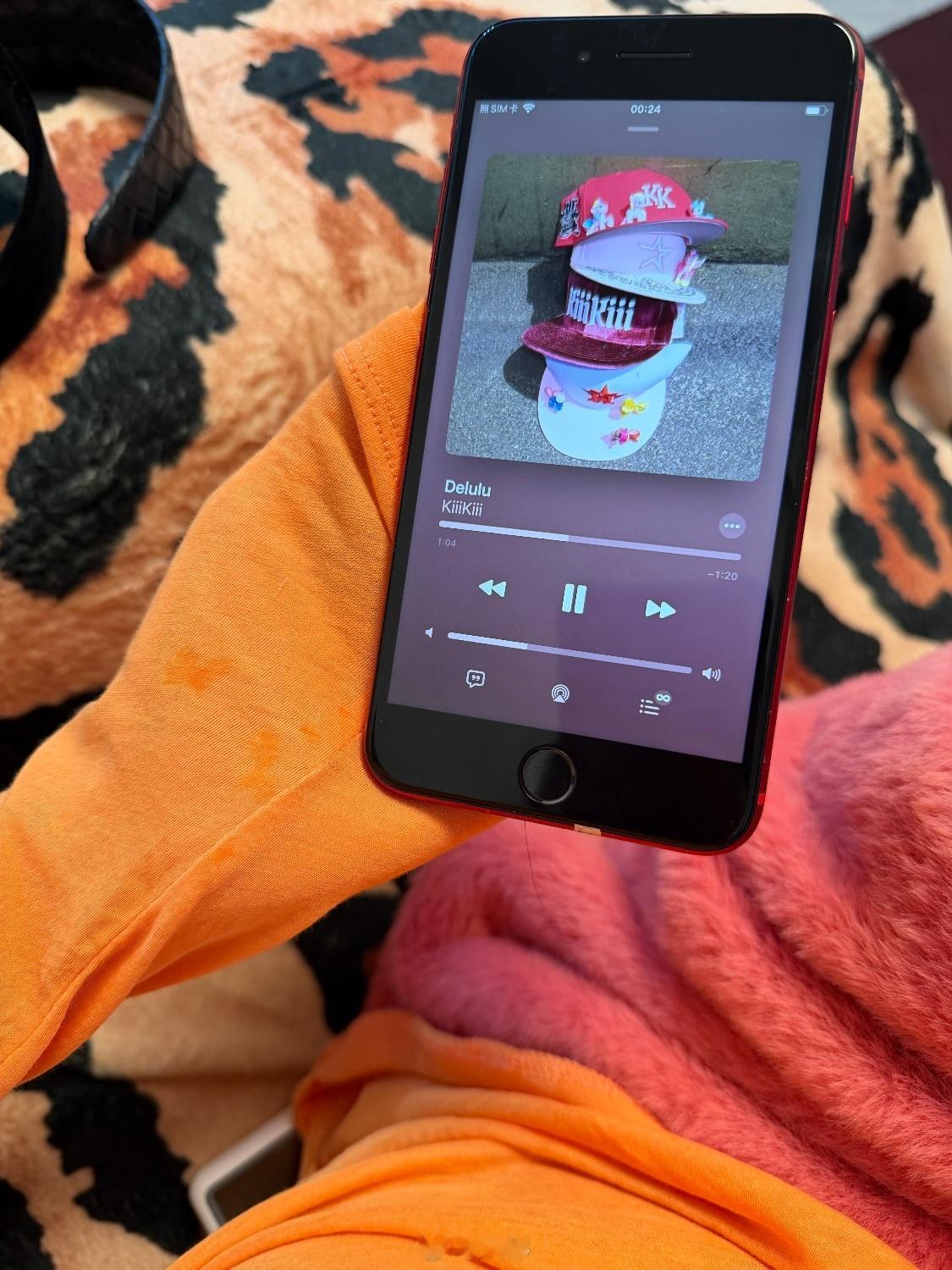 刷到一个好看的小姐姐和我用同款home键iPhone！​​​