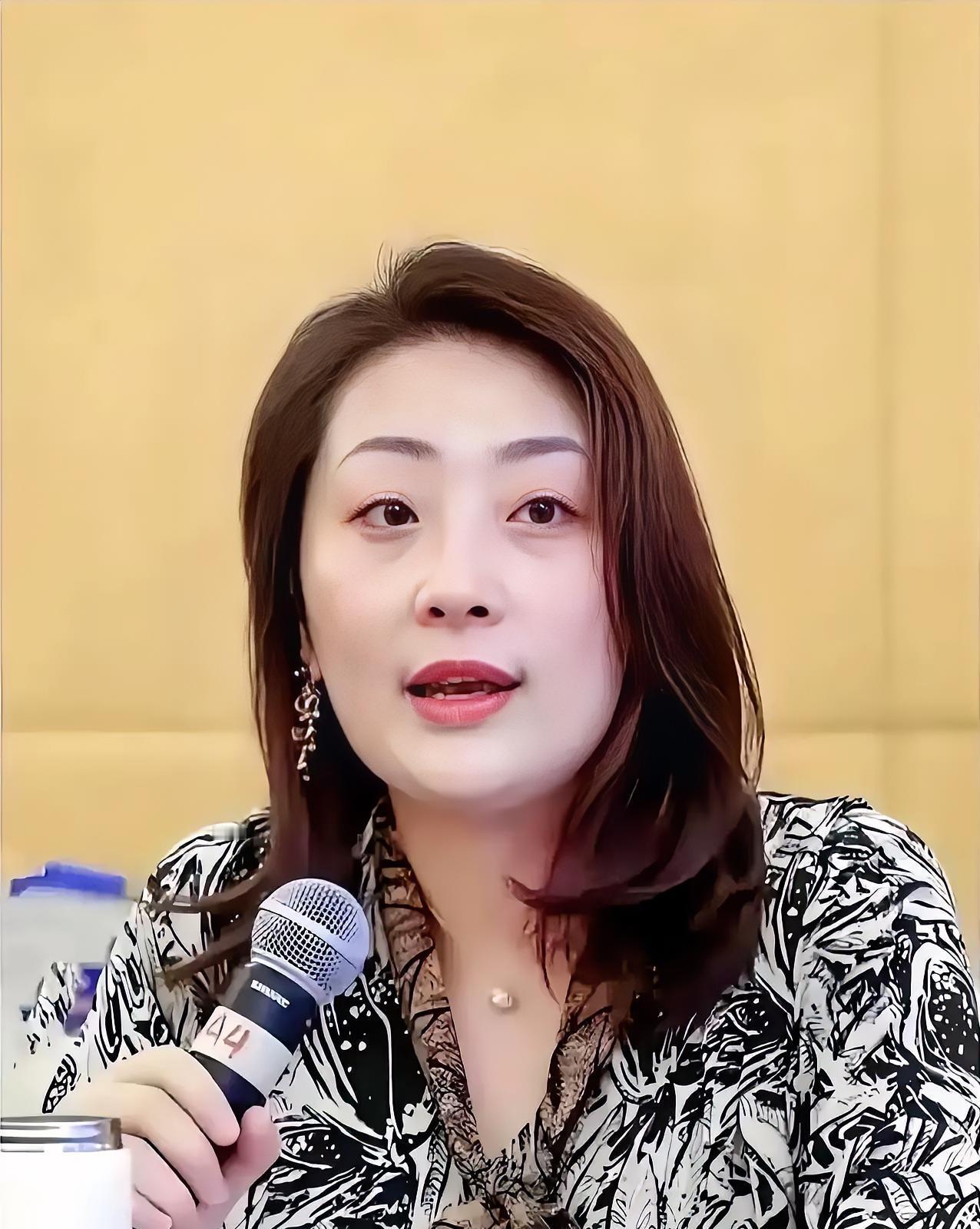 宗馥莉在香港死磕18亿信托，又迎了大大反转，这案子表面争资产，实际是她的继