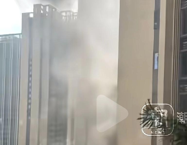 做梦也没想到能遇到这样的邻居广东珠海一个小区业主群最近闹了很大的事情，其中一位