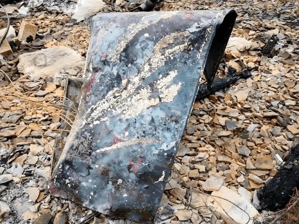 刚给完“救命油”，转身就挥“关税棒”？这“白眼狼”行径，中国该醒醒了！这世上