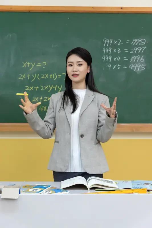 今年高考，数学又难出天际，聪明的家长早已明白一个事实：再卷也没有用，天赋大于努