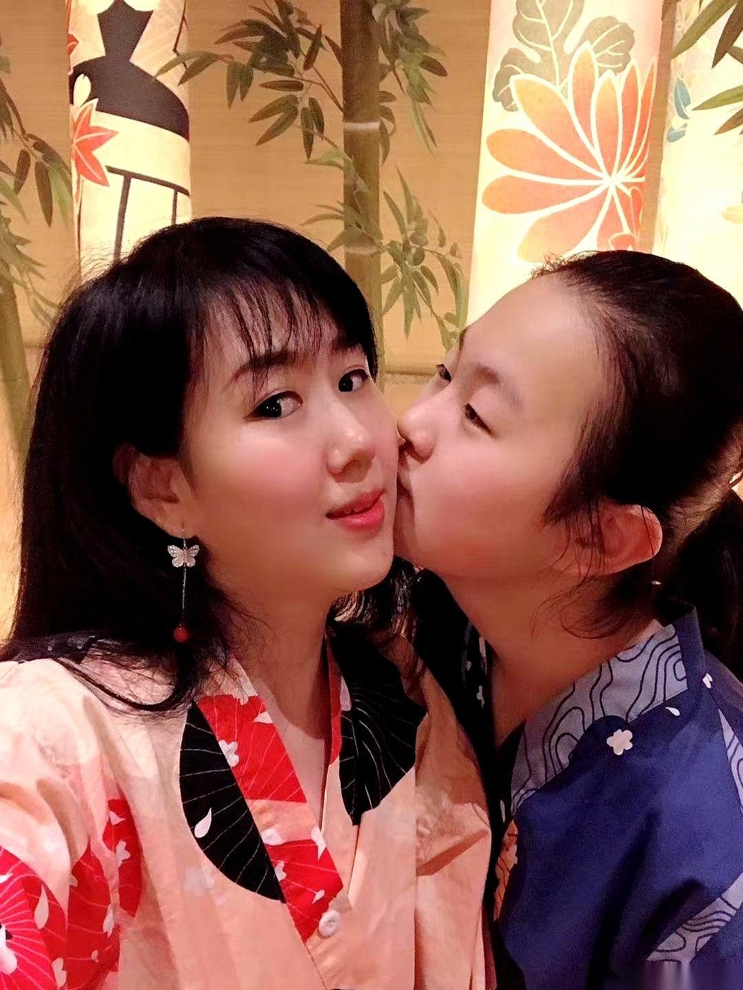 查出来了，元凶就是一把瓜子。你说气不气人。半个多月啊，我以为我的胃已经跟我姓