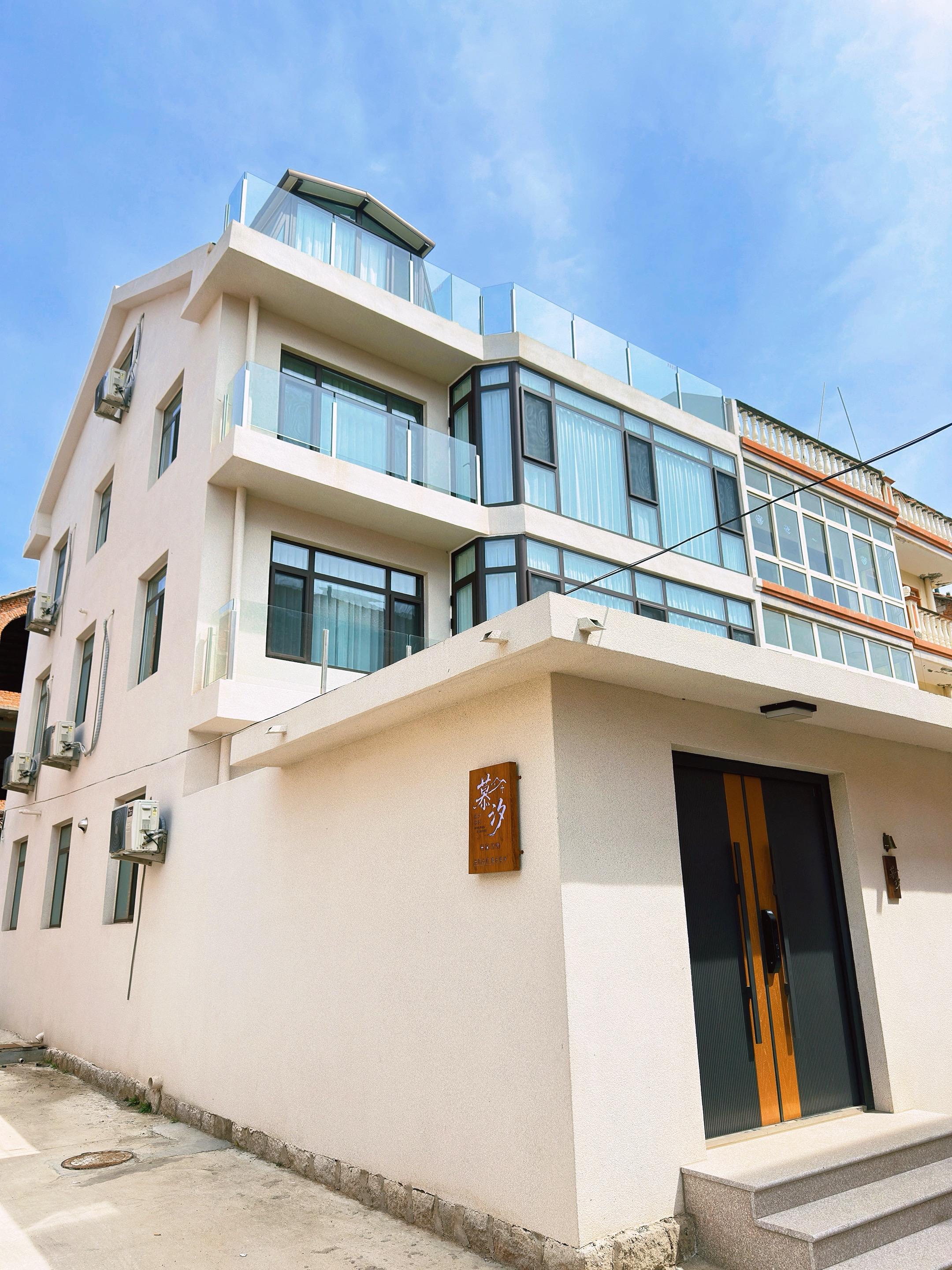 小众赶海地。我做的超美民宿，能实现：家门口赶海，码头买海鲜，坐船去海钓...