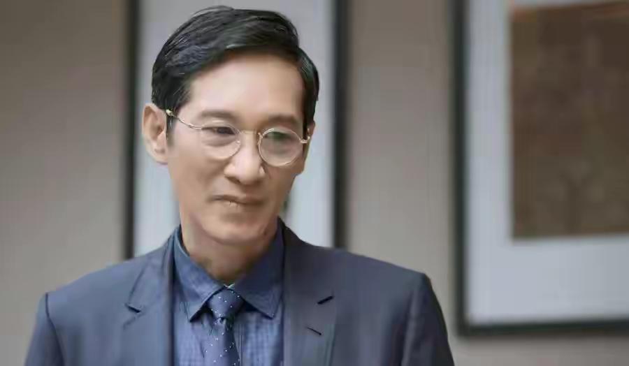 人在家中坐，祸从天上来！霍启刚也中招了，太无奈谁能想到，低调做人、从不惹事