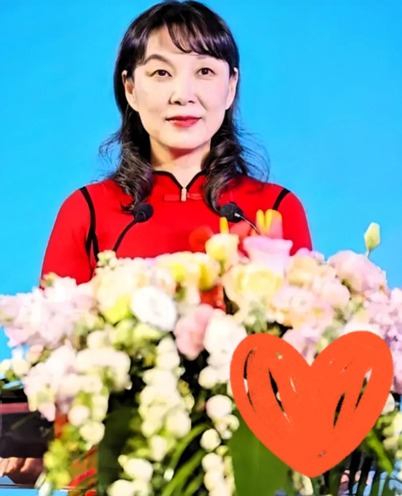 这下杜建英是真的坐不住了。 香港高院一纸新判，不仅驳回了宗馥莉的上诉申请，更