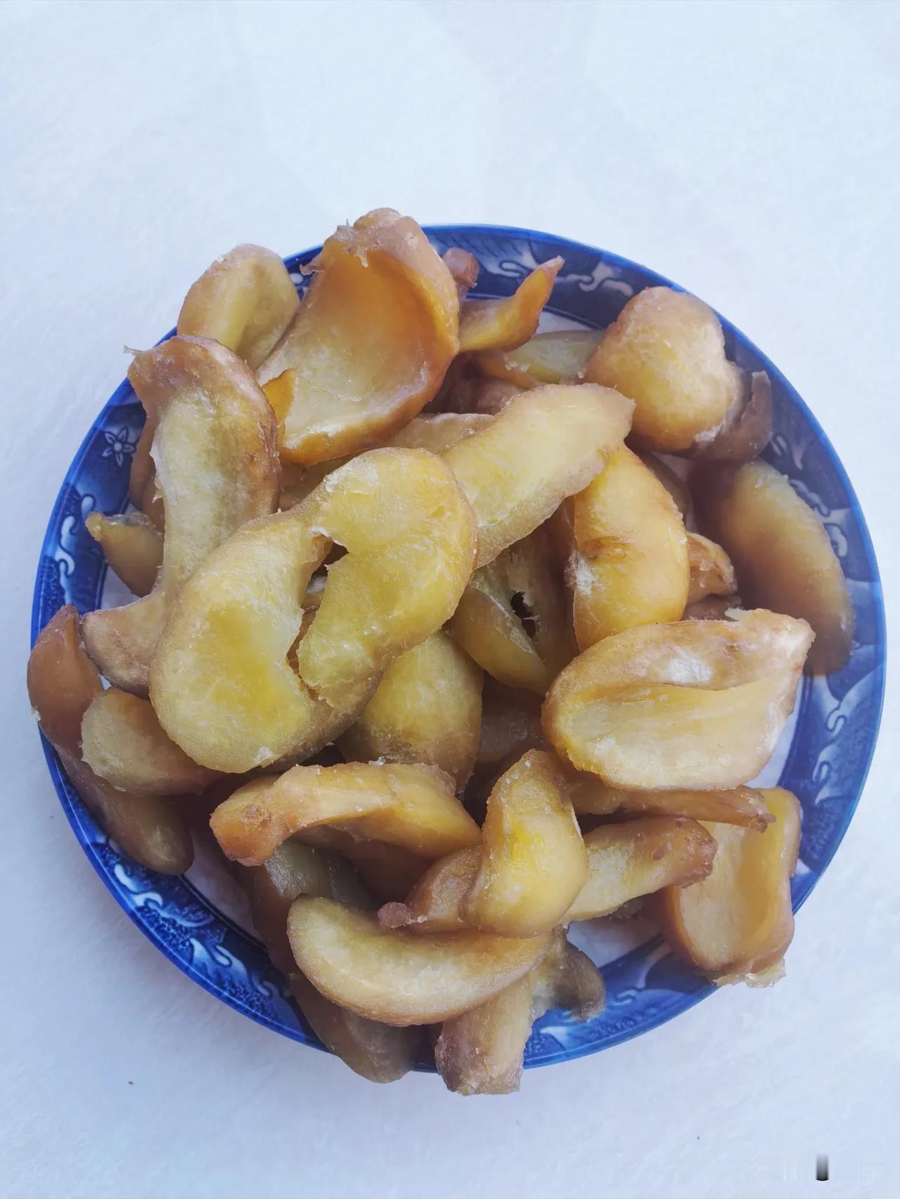 减肥太不容易了，老是管不住嘴。刚才在老妈家刚吃了饭，本来想少吃，