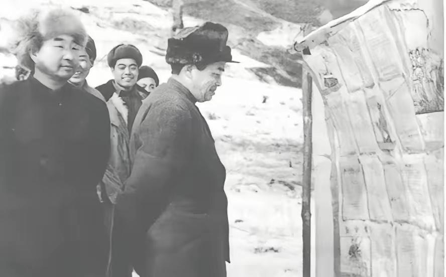 彭德怀到哈军工视察工作，问陈赓院长，你给我那个宝贝侄子评什么军衔？陈赓回答说，按