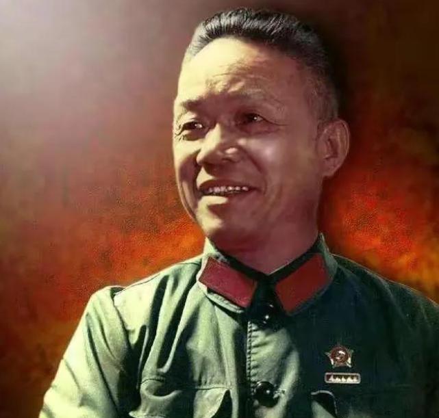 1981年冬，韩先楚站在红安破旧的县委招待所，望着满屋披着破棉絮的老乡，电话拿起
