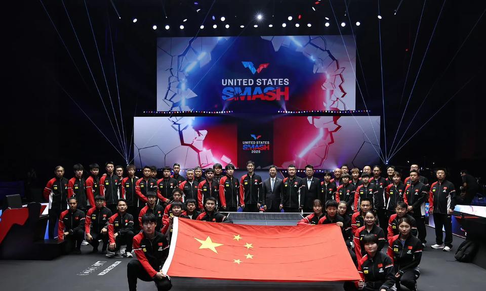 国乒合影真的是很讲究站位...其实国乒也是一个小社会，从站位就能看