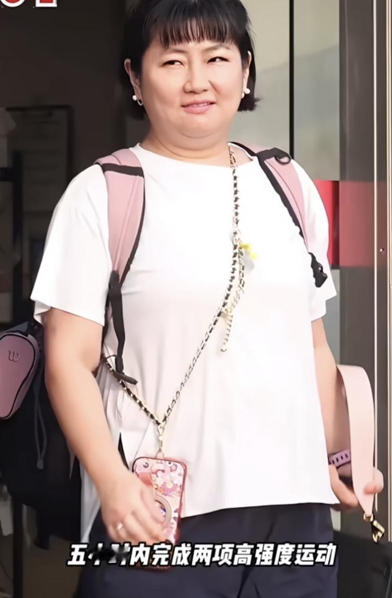 回看SHE旧照，任家萱Selina当年明媚亮眼，是很多人心中组合里颜值拔尖的一位